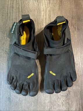 Women’s Size 9 Vibram FiveFingers Minimalist Toe shoes